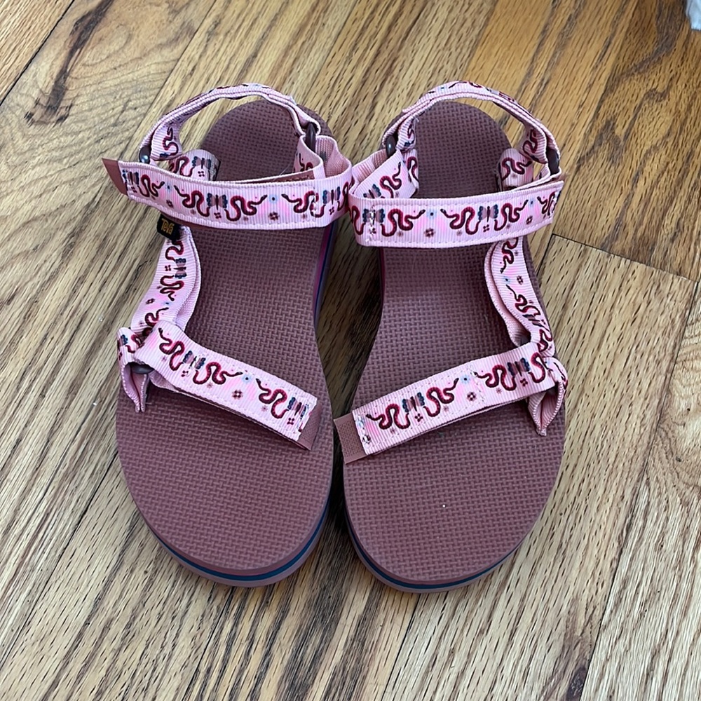 Anna Sui x Teva
